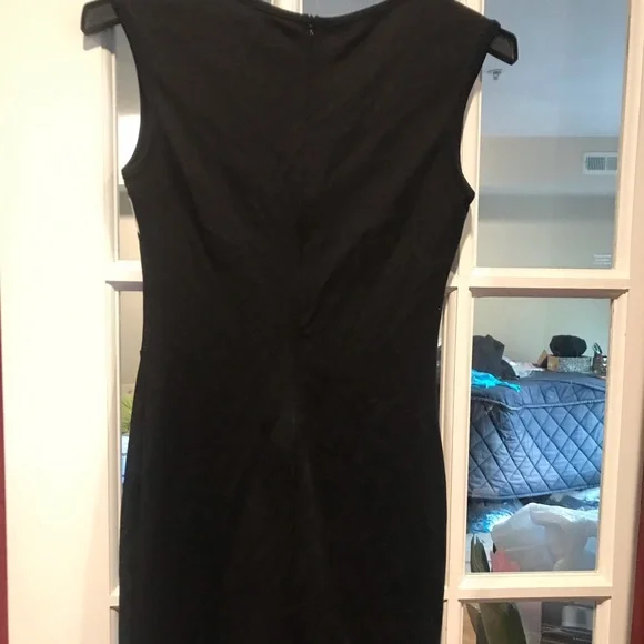 Touch Me dress - Picture 2 of 3